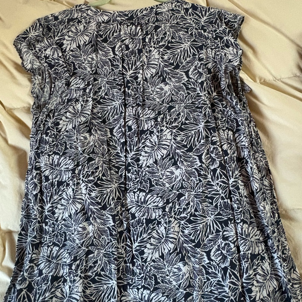 Jones New York Blue and White Floral Print Tunic Top - Picture 3 of 4